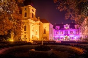 Sto let eskch Vnoc na zmku Loue